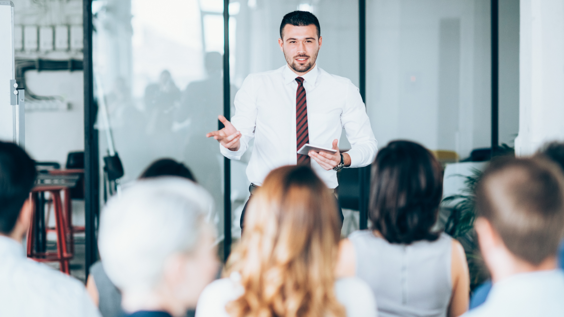 Weiterbildung nach § 82 SGB III: Antrag, Ablauf und Arbeitgeberpflichten